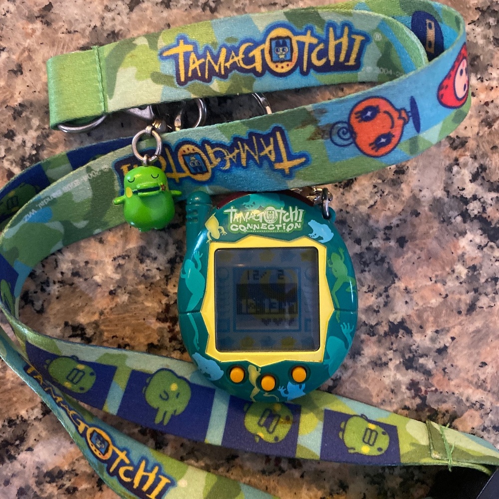 Tamagotchi V3 2004 in Green Reptile Skin Vintage Bandai with New Battery